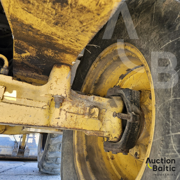 Komatsu WB93S-5