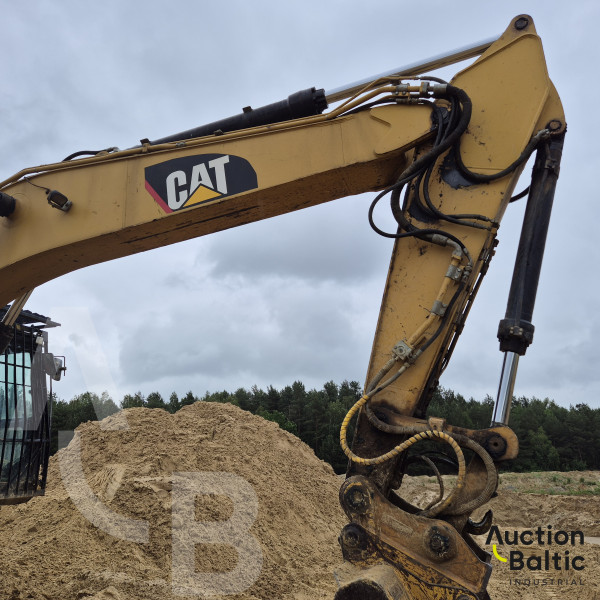 Caterpillar 329 D LN