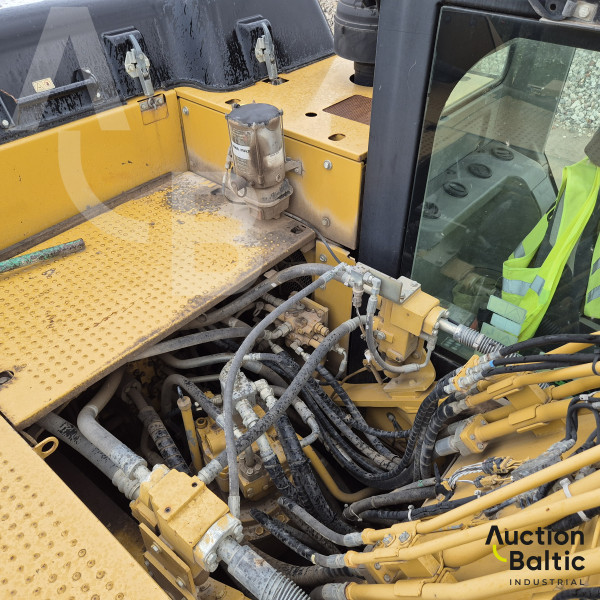 Caterpillar 324 E