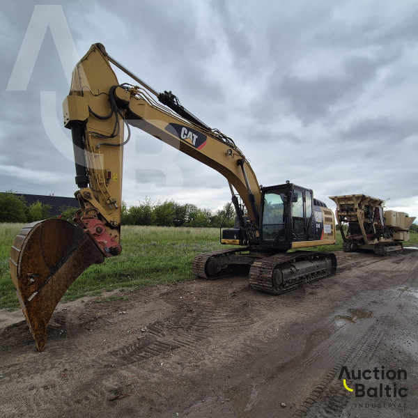 Caterpillar 324 E