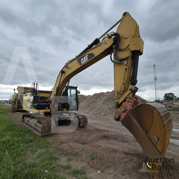 Caterpillar 324 E