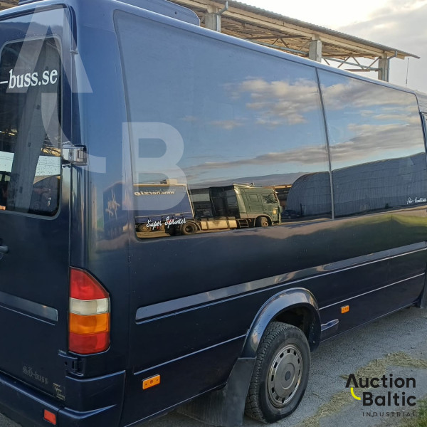 Mercedes-Benz 412d