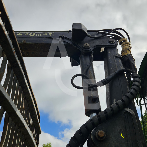 John Deere 810 D
