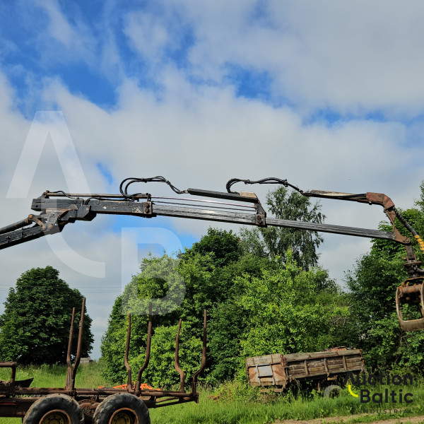 John Deere 810 D