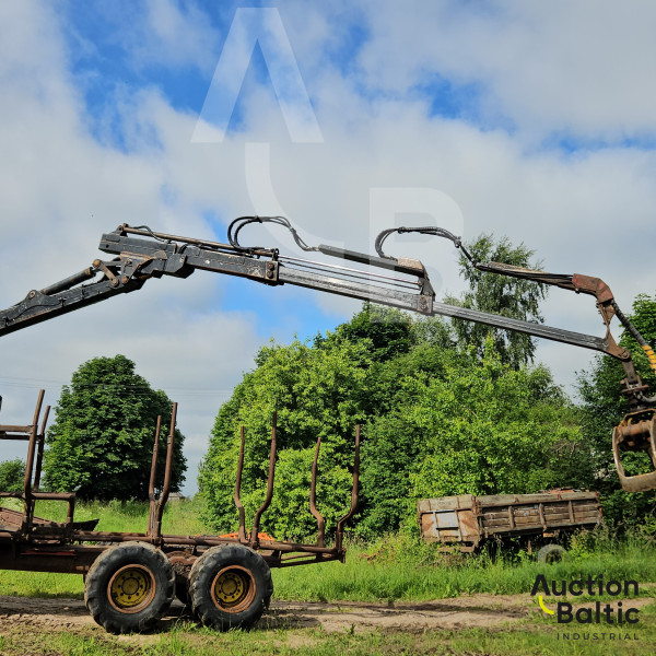 John Deere 810 D