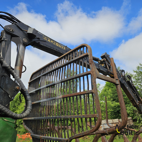 John Deere 810 D