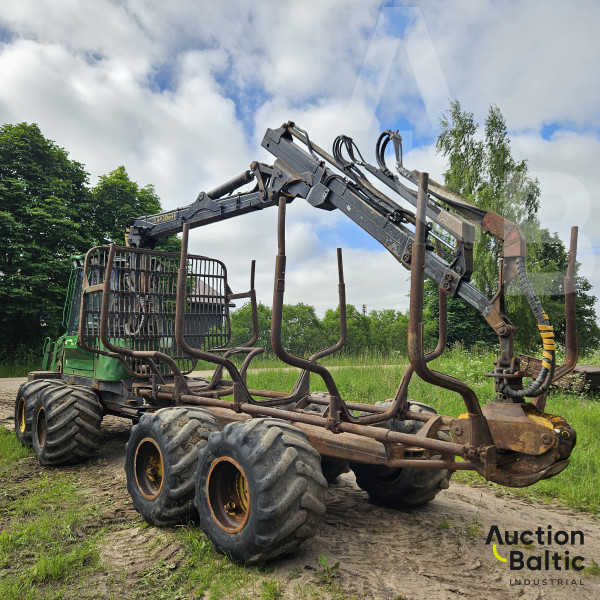 John Deere 810 D
