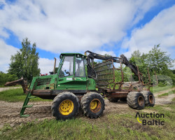 John Deere 810 D