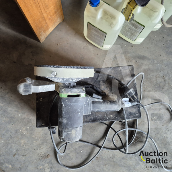 Wall and ceiling sander