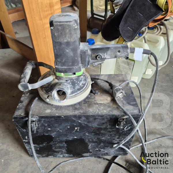 Wall and ceiling sander