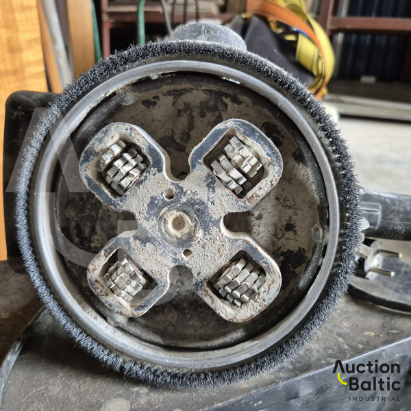 Wall and ceiling sander