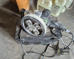Wall and ceiling sander