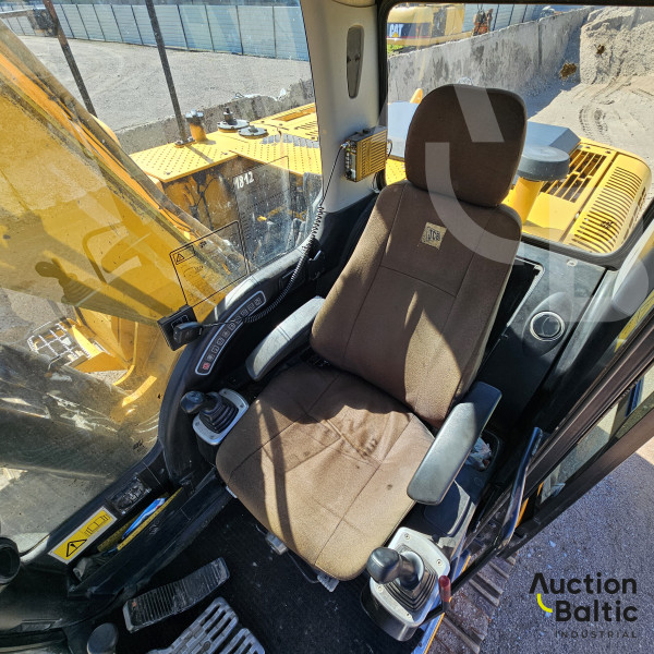 JCB JS 160 LC