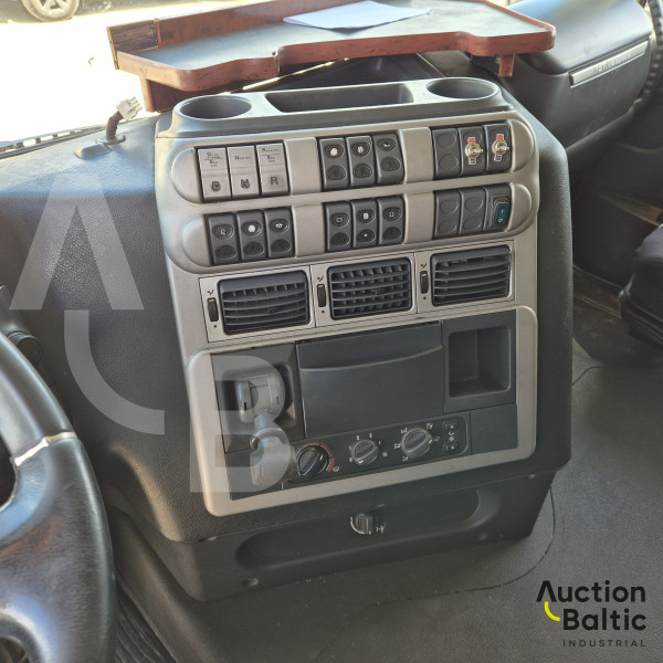 Iveco AS440S45T/P
